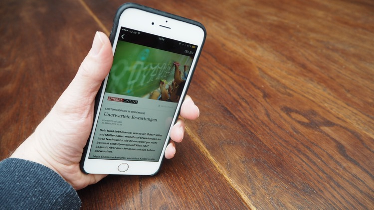 Accelerated Mobile Pages and Facebook Instant Articles